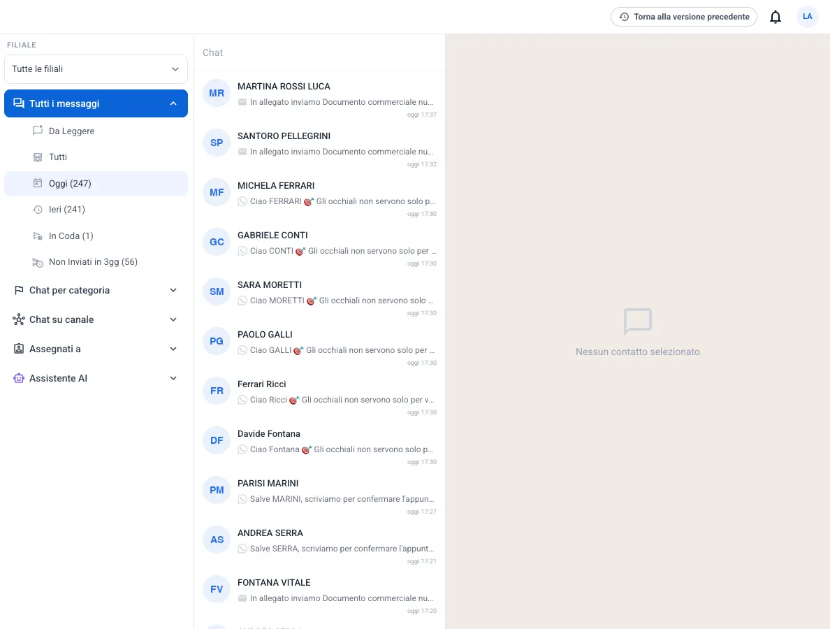 La pagina Messaggi dell'app, con la lista delle conversazioni e una chat aperta